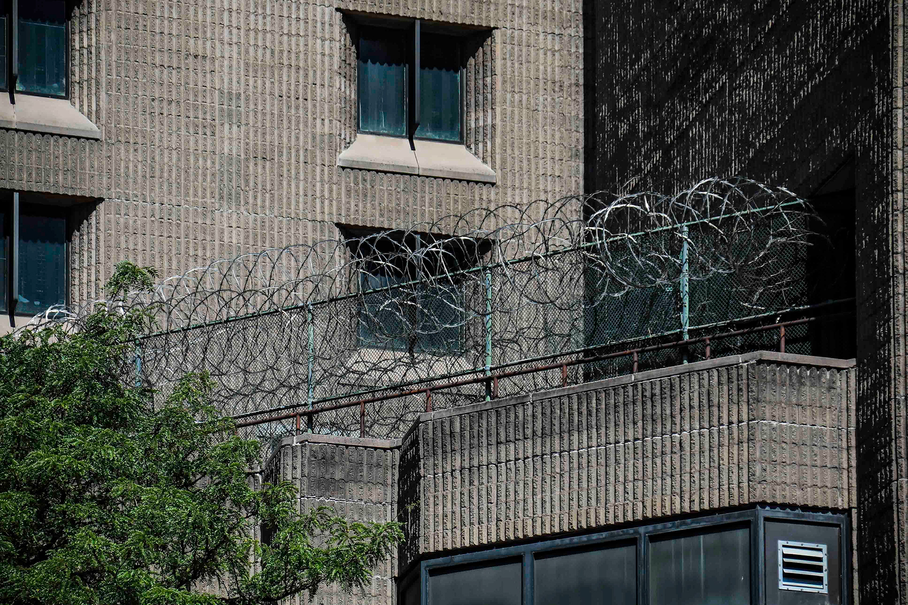Allude Manhattan Prison Smuggling Plan Straight From ‘The Wire