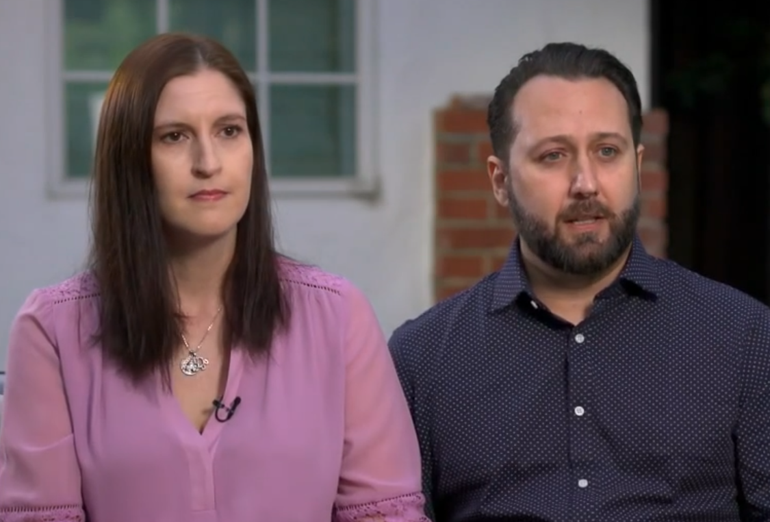 Two couples accidentally IVF mishap: they each had to have their babies.