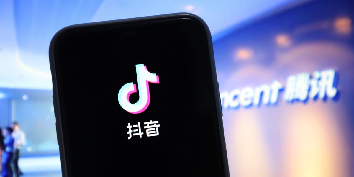 Chinese Influencer’s Ashes Sold Nearly for ‘Ghost Marriages’: Reports