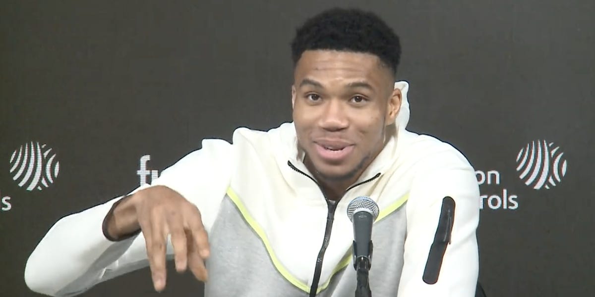 Giannis shares a 2-Minute Rambling Anecdote about Oreos