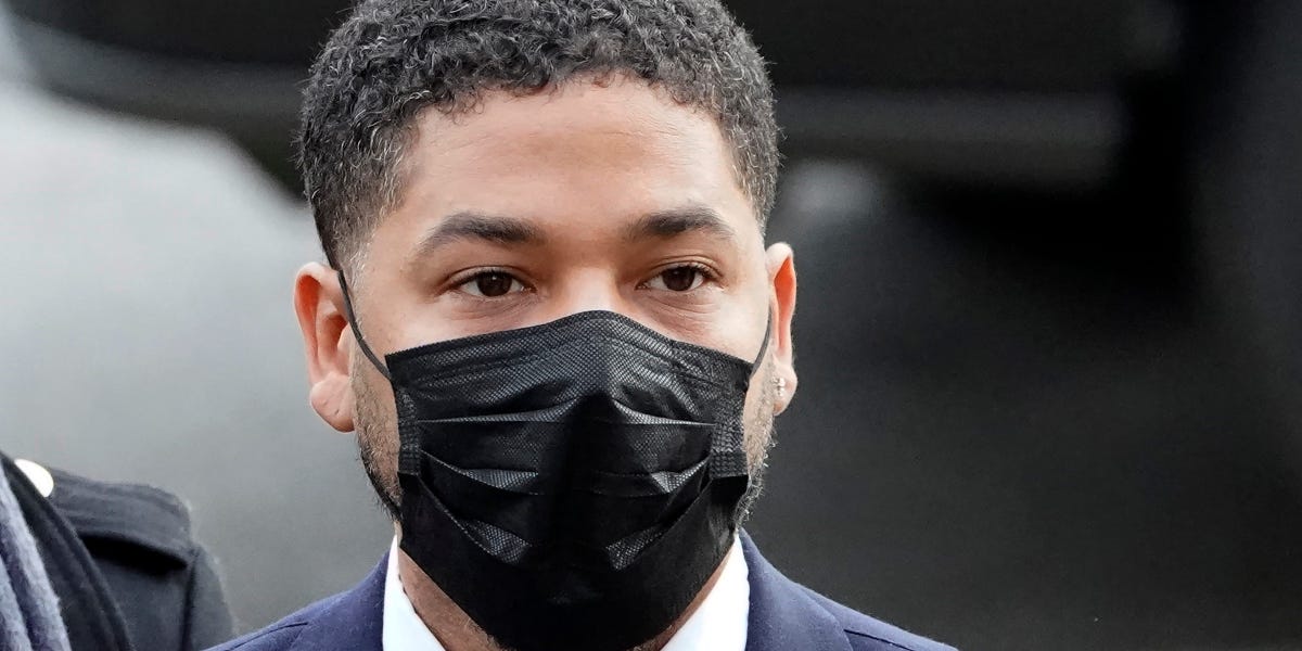 Jussie Smollett Is 'Real Victim,' Defense Lawyer Says at His Trial