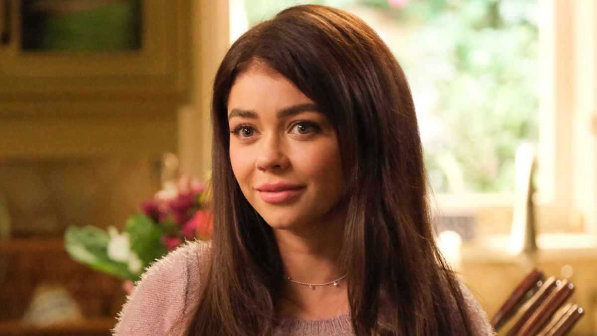 Modern Family’s Sarah Hyland Celebrated Her Birthday Exactly How She Wanted To, In Front Of Her ‘Fiancé’s Junk