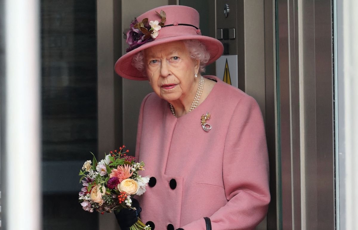 Queen Elizabeth Allegedly Ignoring Warning Signs of Failing Health, Worrying About The Royal Family, and Unverified Source Claims