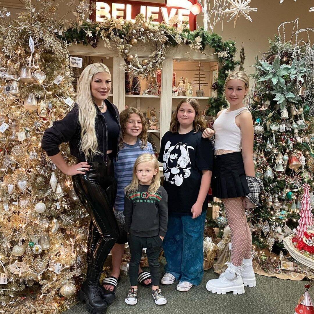 Tori Spelling explains why Dean McDermott is absent from Family Photo
