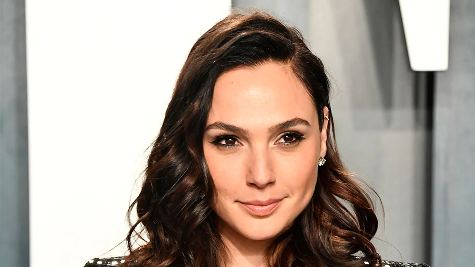 Gal Gadot to Produce and Star in Catching a Thief Remake