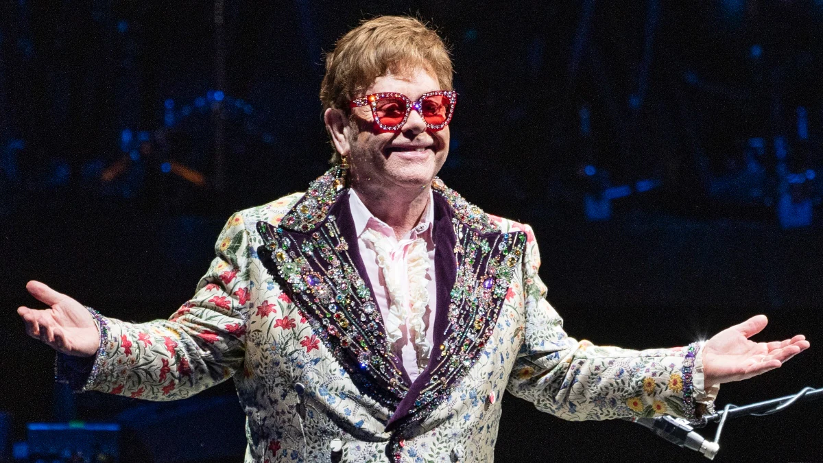 Elton John Postpones U.S. Tour After Positive COVID Test