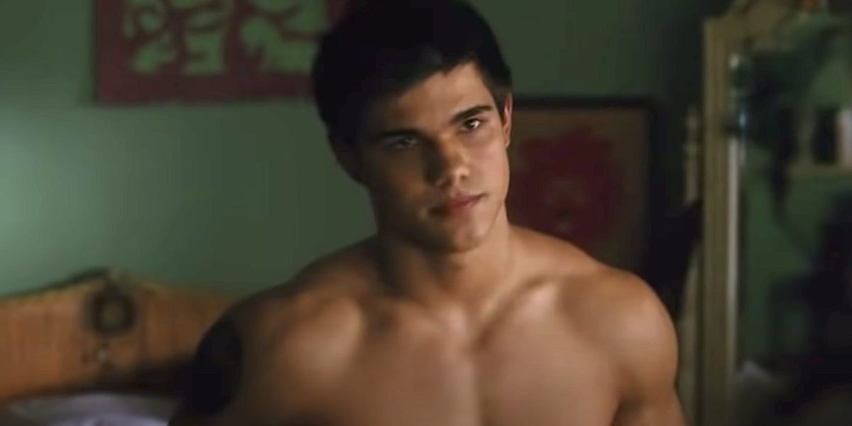 Taylor Lautner, a Star in ‘Twilight”, says that his moms used to recognize him most