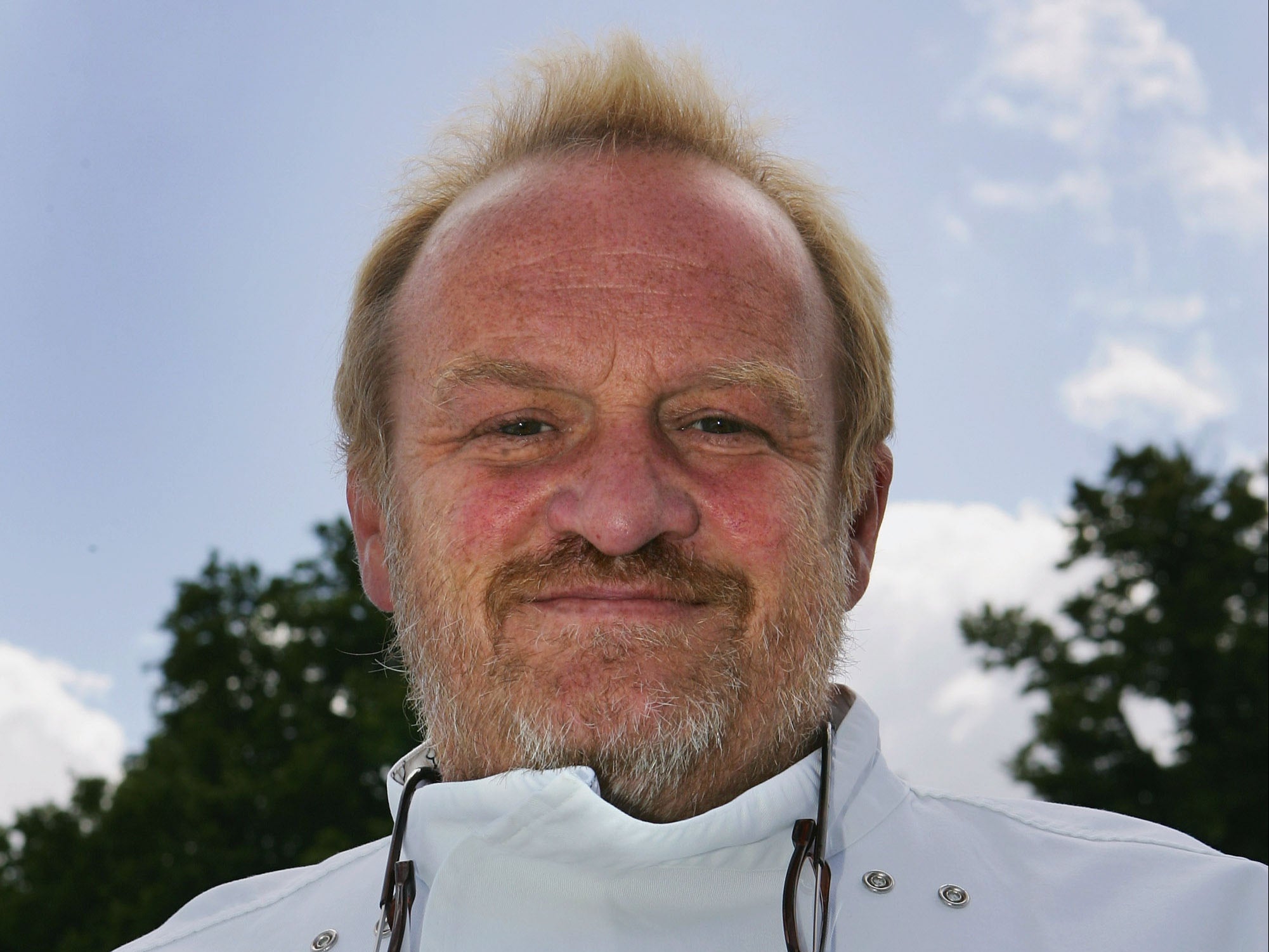 Antony Worrall Thompson clarifies he’s not an anti-vaxxer after sign in his pub welcomes unvaccinated