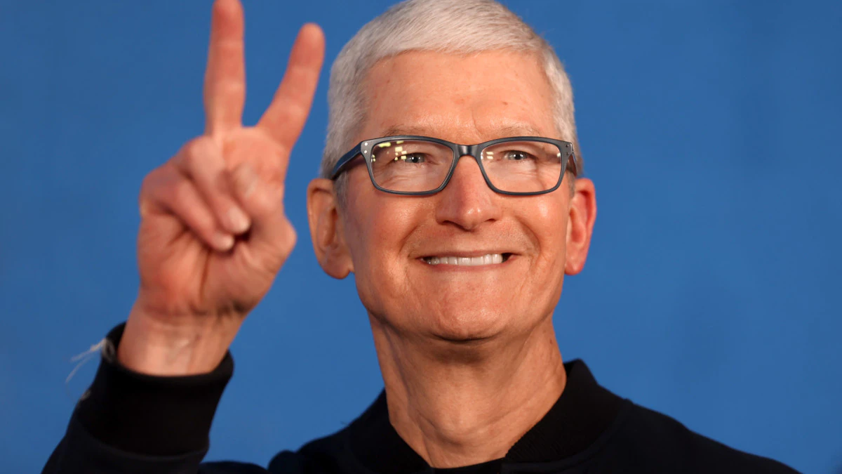 Apple CEO Tim Cook Earned $98.7 M in 2021 with $82 M in Stock Awards
