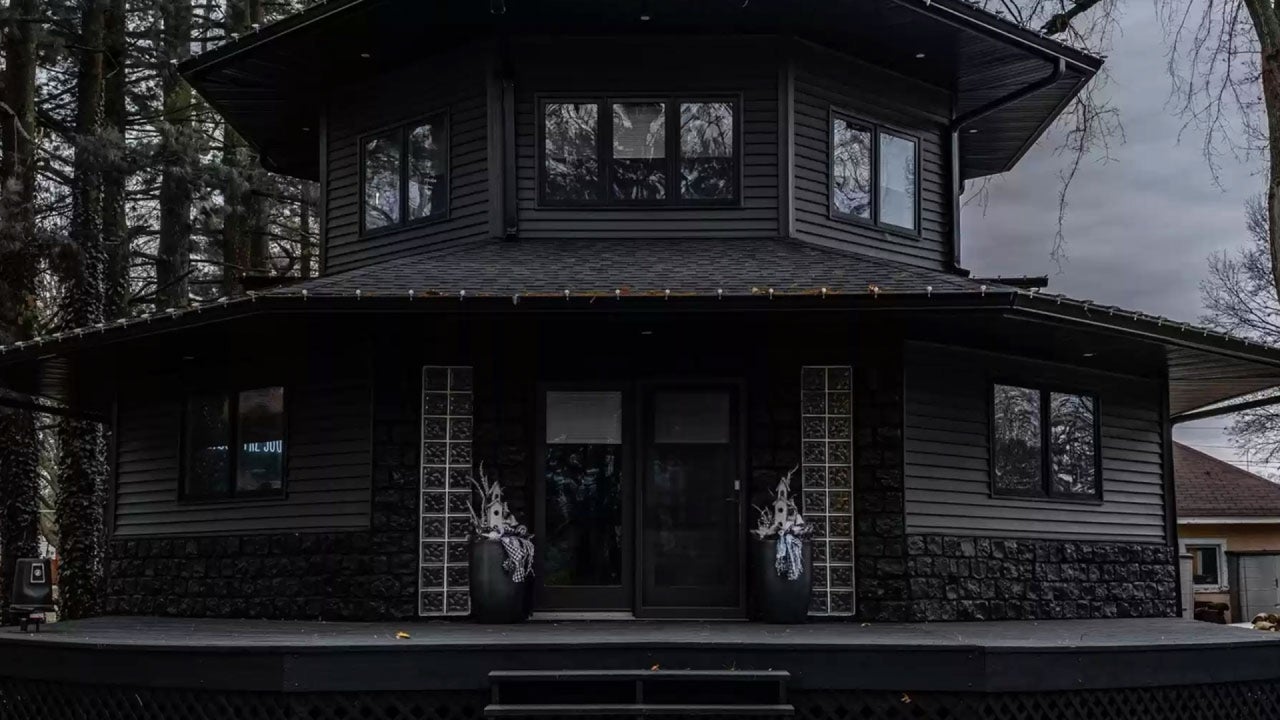 Illinois’ Viral ‘Goth House’Get Yours for Only $250K