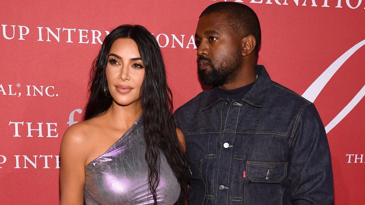 Kanye West In ‘Angry Mode’ Over Kim Kardashian While Dating Julia Fox