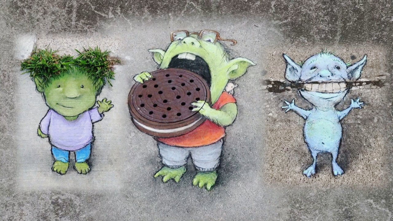 Meet David Zinn – a Chalk Artist who creates 3D characters out of everyday items seen outside