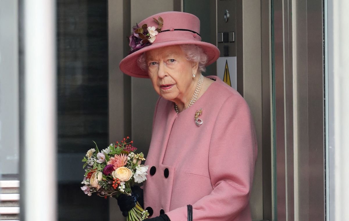 Queen Elizabeth Allegedly on Her Deathbed, Ordering Prince Harry, Meghan and Harry To Be Stripped Of Titles And Banished. Royal Rumors