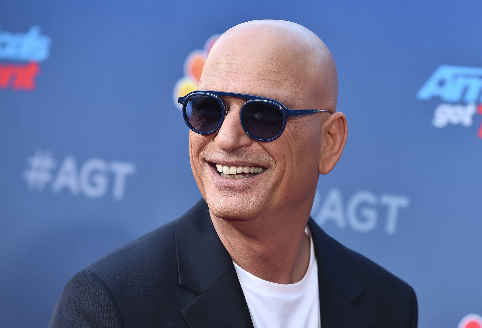 This new Netflix game show hosted by Howie Mandel is total bullsh*t