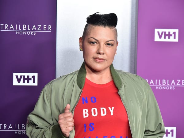 'and Just Like That' Star Sara Ramirez Reflects on Che Diaz Hate