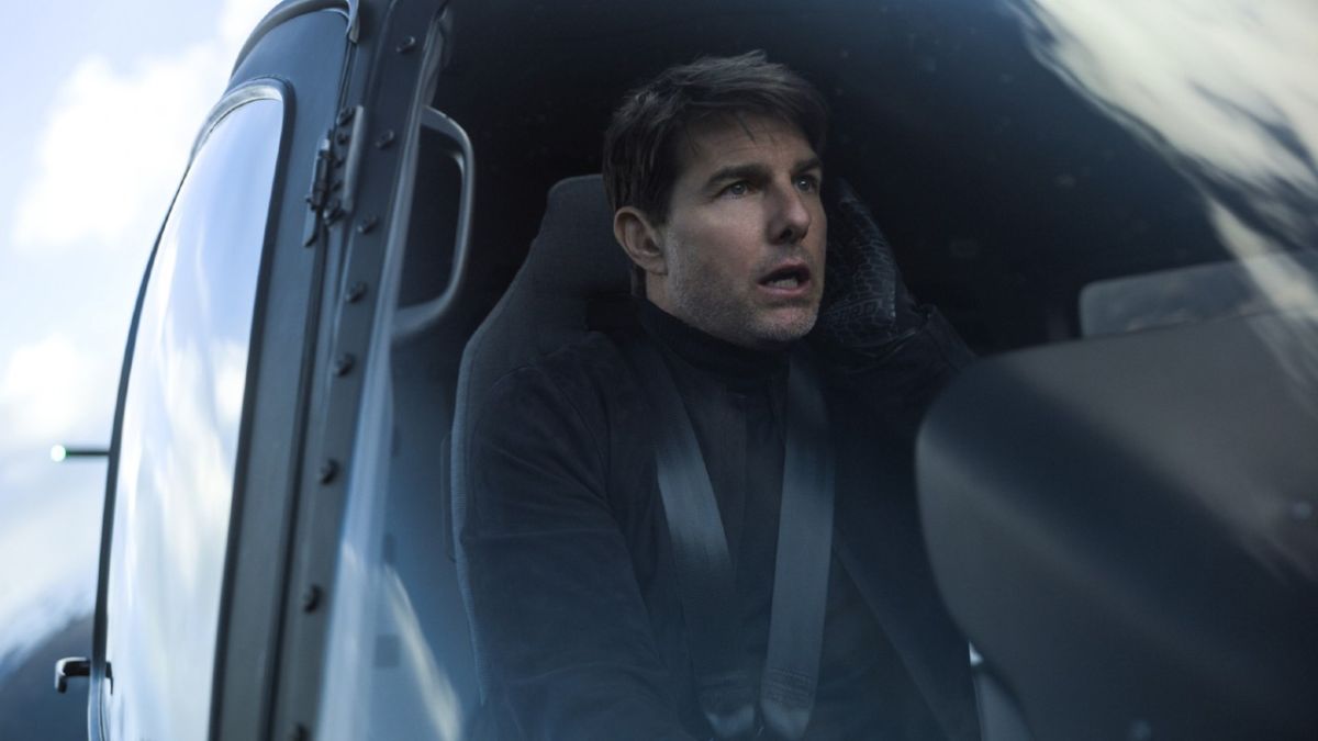 This Time Tom Cruise Flew A Heliplane To Simon Pegg’s House To Showoff Mission: Impossible Footage