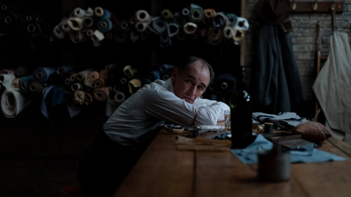 Mark Rylance Plays a Mob Tailor in Gangster Drama That Loses the Thread