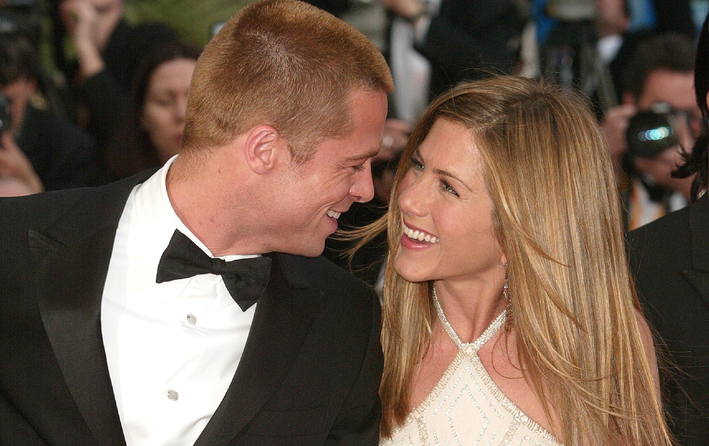 Brad Pitt Allegedly Flew To Hawaii To See Jennifer Aniston For Possible Romantic Getaway, According To Report