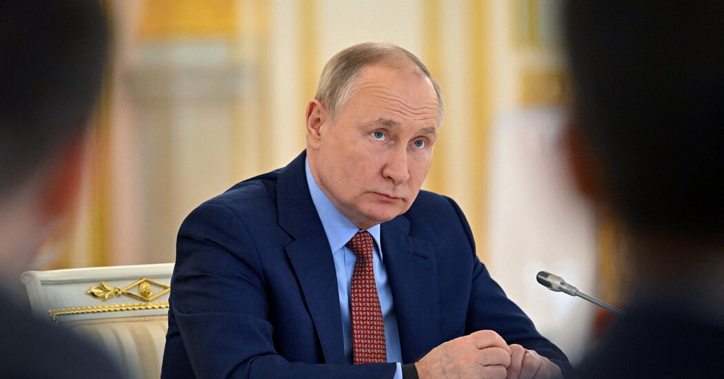 Putin’s Motives Pose a Challenge for U.S. Intelligence Agencies