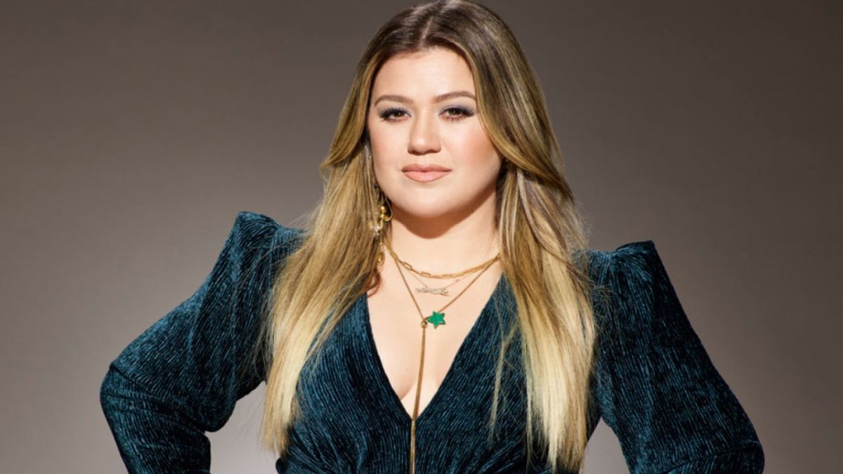 Kelly Clarkson explains the name change situation following a divorce from Brandon Blackstock