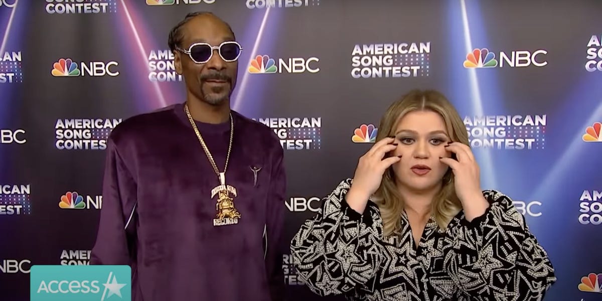 Kelly Clarkson "Freaked Out" the First Time she Met Snoop Dogg