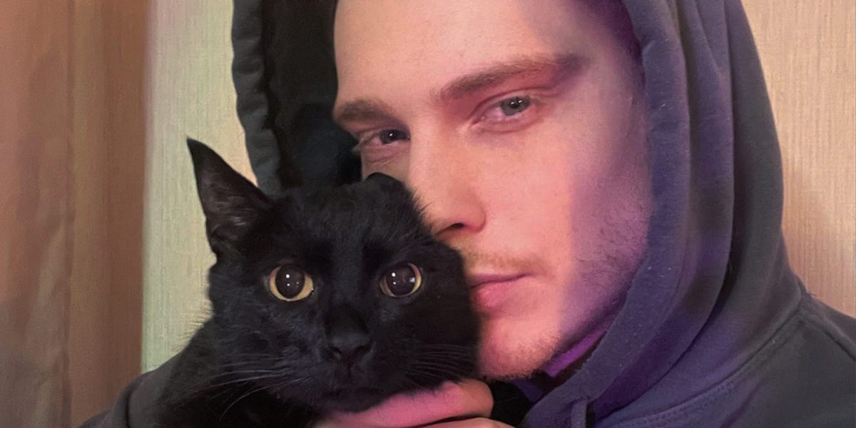 Russian TikToker Reunited with His Cat in Moscow