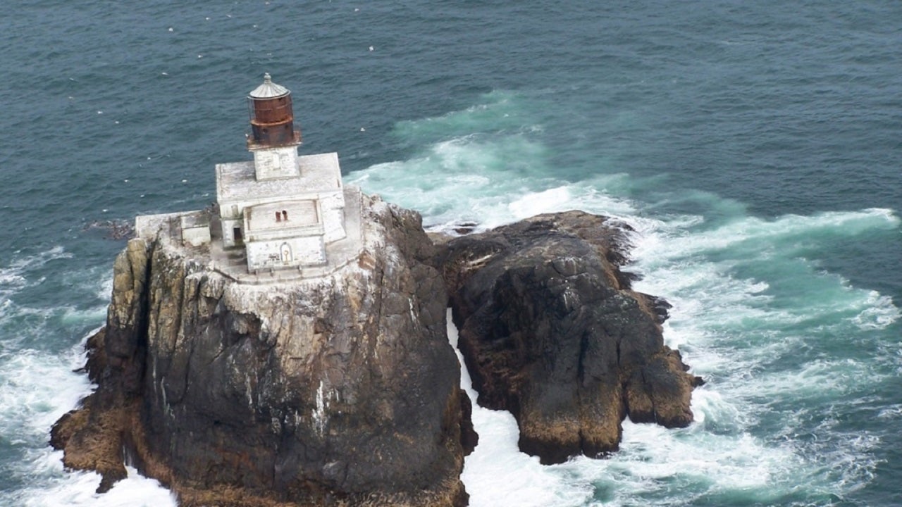 ‘Terrible Thoy,’ Lonely and Decrepit Oregon Lighthouse on Sale for $6.5 Million