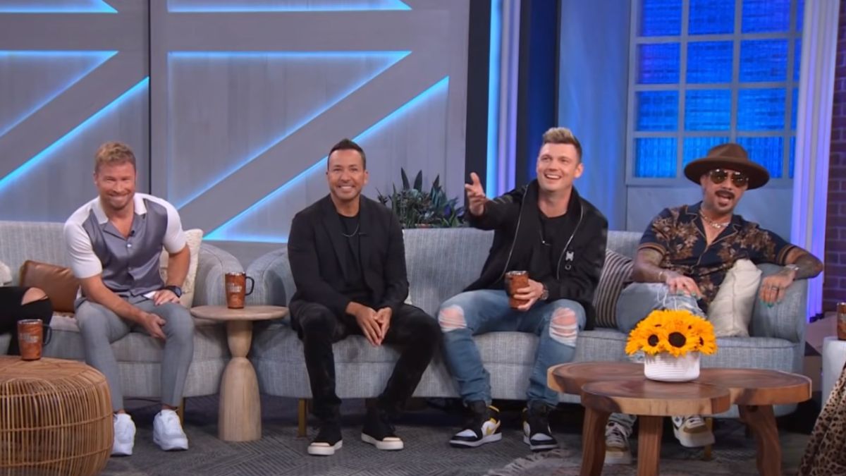 Backstreet Boys Have A+ Reaction After Learning Machine Gun Kelly Threw Up At One Of Their Shows