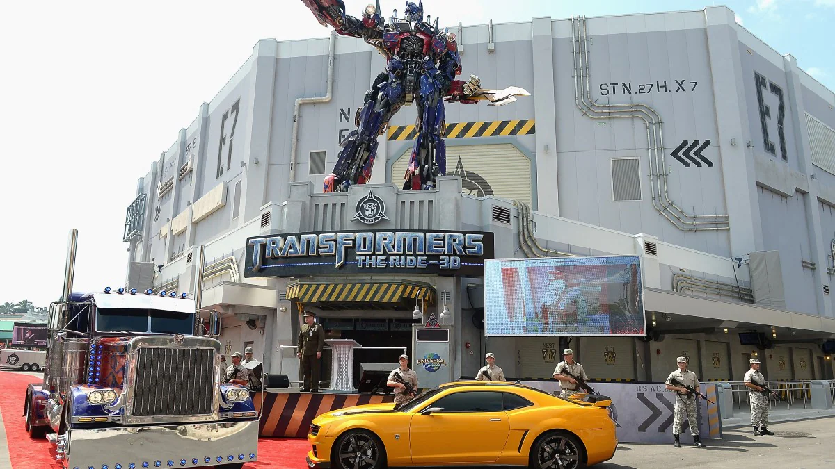 Passengers Stranded on Transformers Ride at Universal Studios