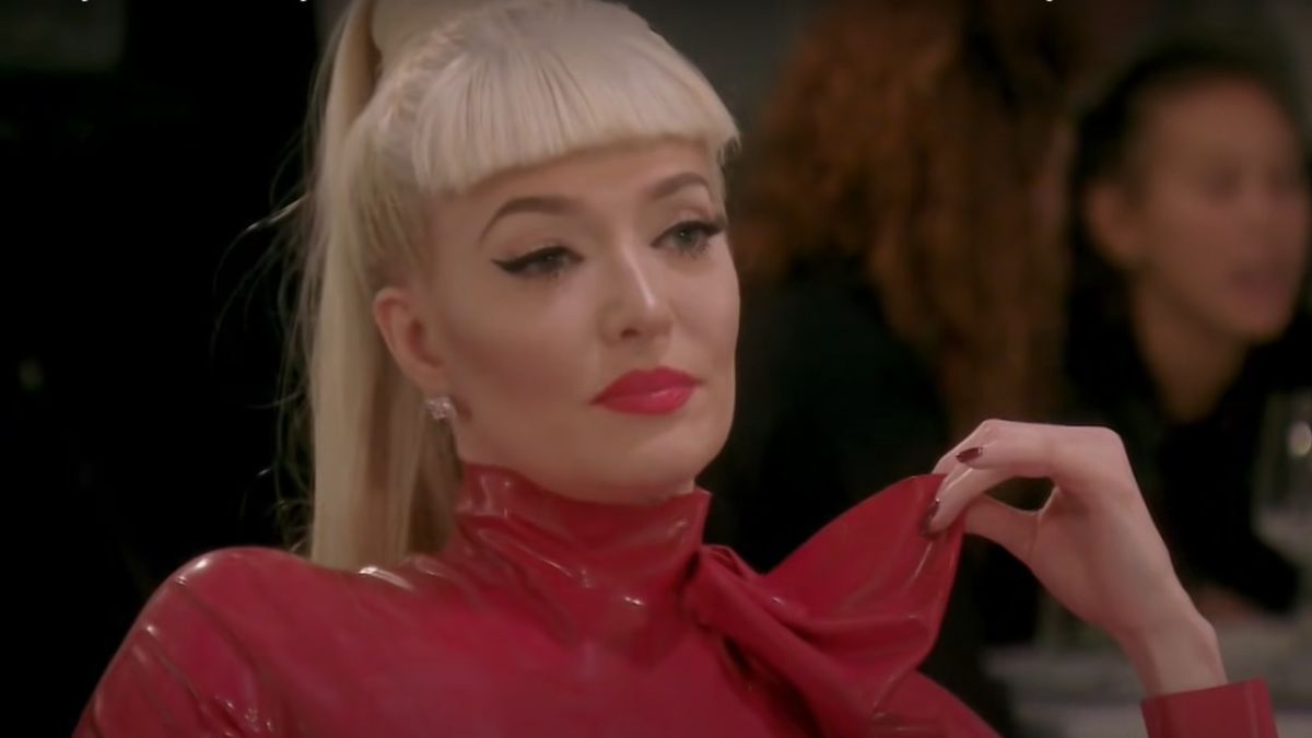 After all the brouhaha surrounding earrings Erika Jayne didn’t want to give back, there’s been an auction twist