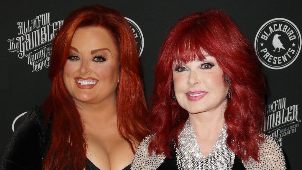 Wynonna And Ashley Judd Accept Mother Naomi’s Induction Into Country