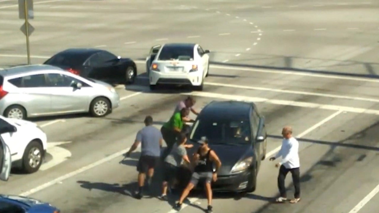 Strangers Band Together to Help Unconscious Driver Drifting Into Oncoming Traffic