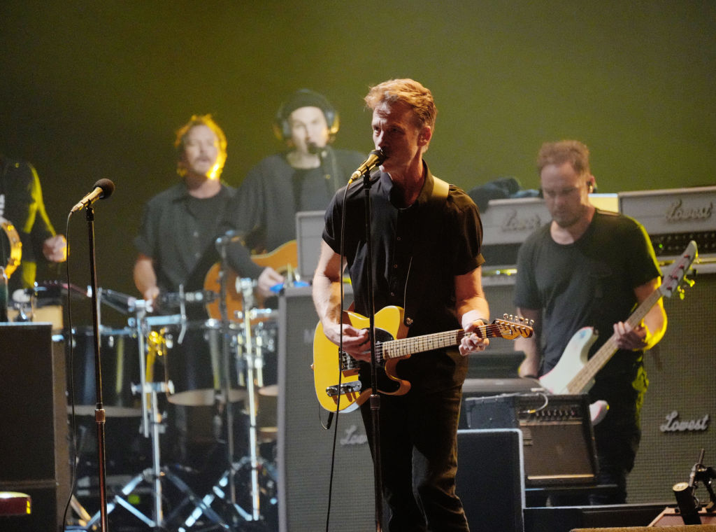 Watch Pearl Jam Honor Taylor Hawkins With Foo Fighters Cover