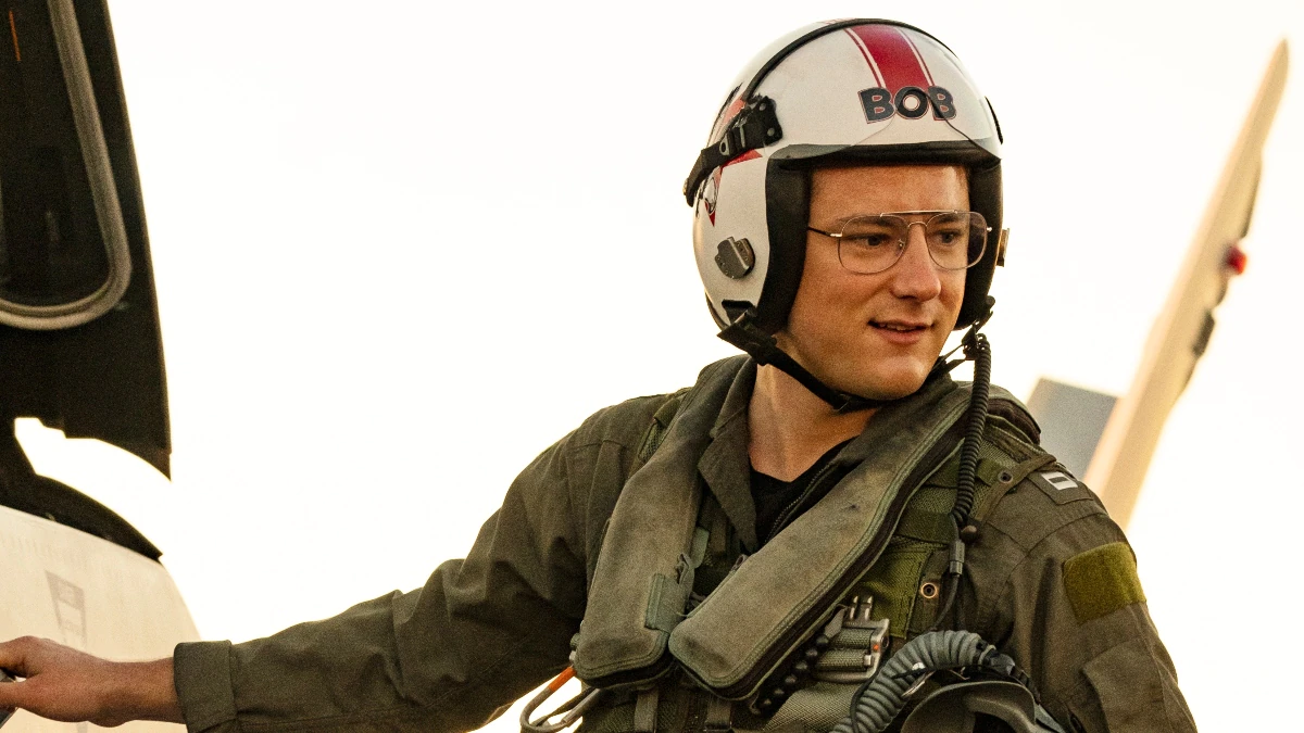 Top Gun Maverick Star Lewis Pullman on Skydiving to Prepare for Flight Scenes
