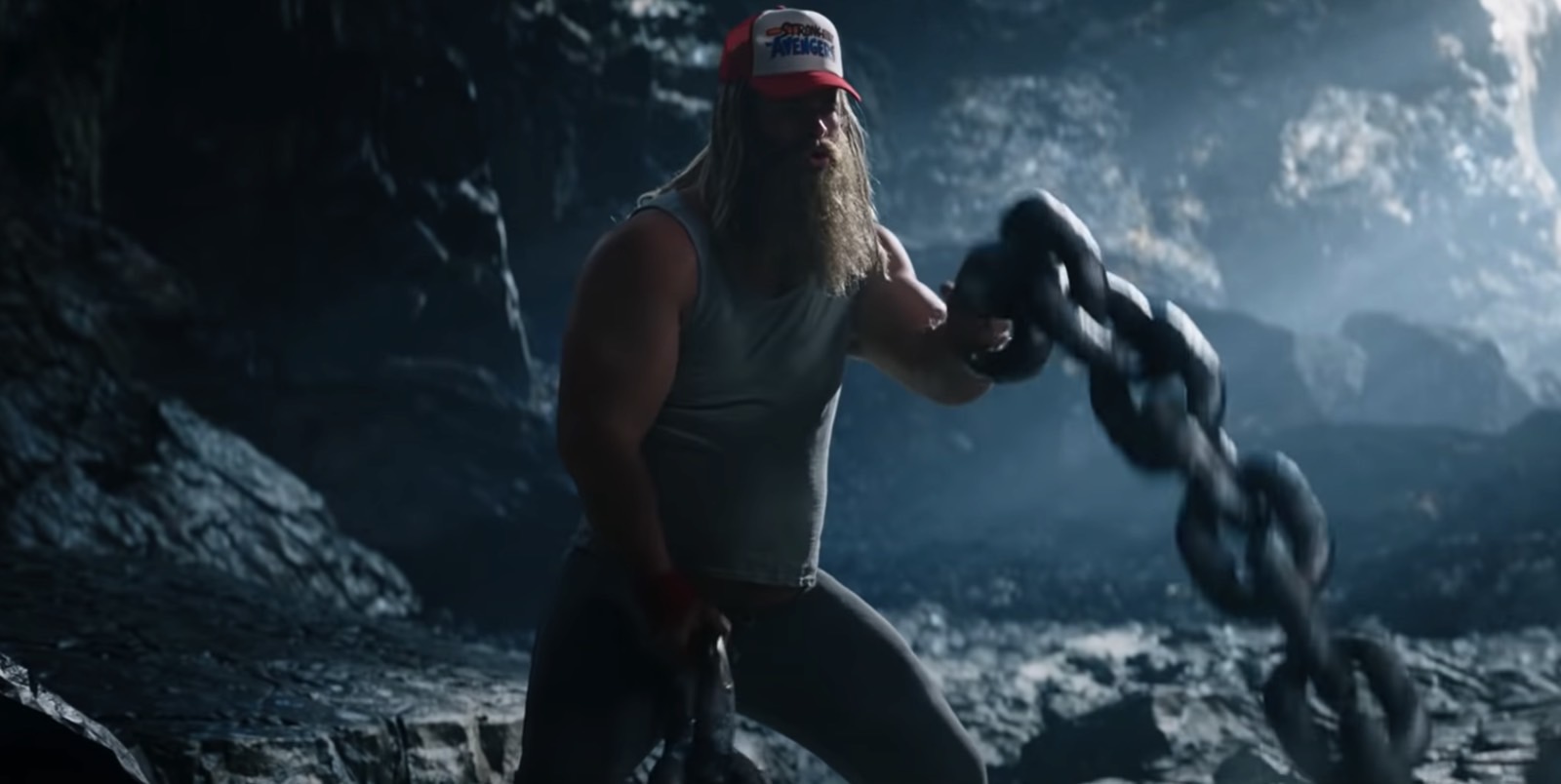 The strongest Avenger (Chris Hemsworth) training hard to lose that extra weight
