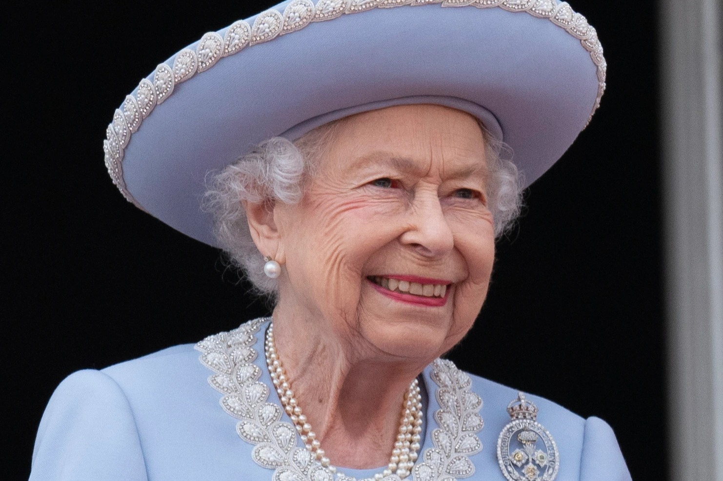 Queen suddenly PULLS OUT of St Pauls Jubilee service at the last minute after suffering pain during parade and flypast