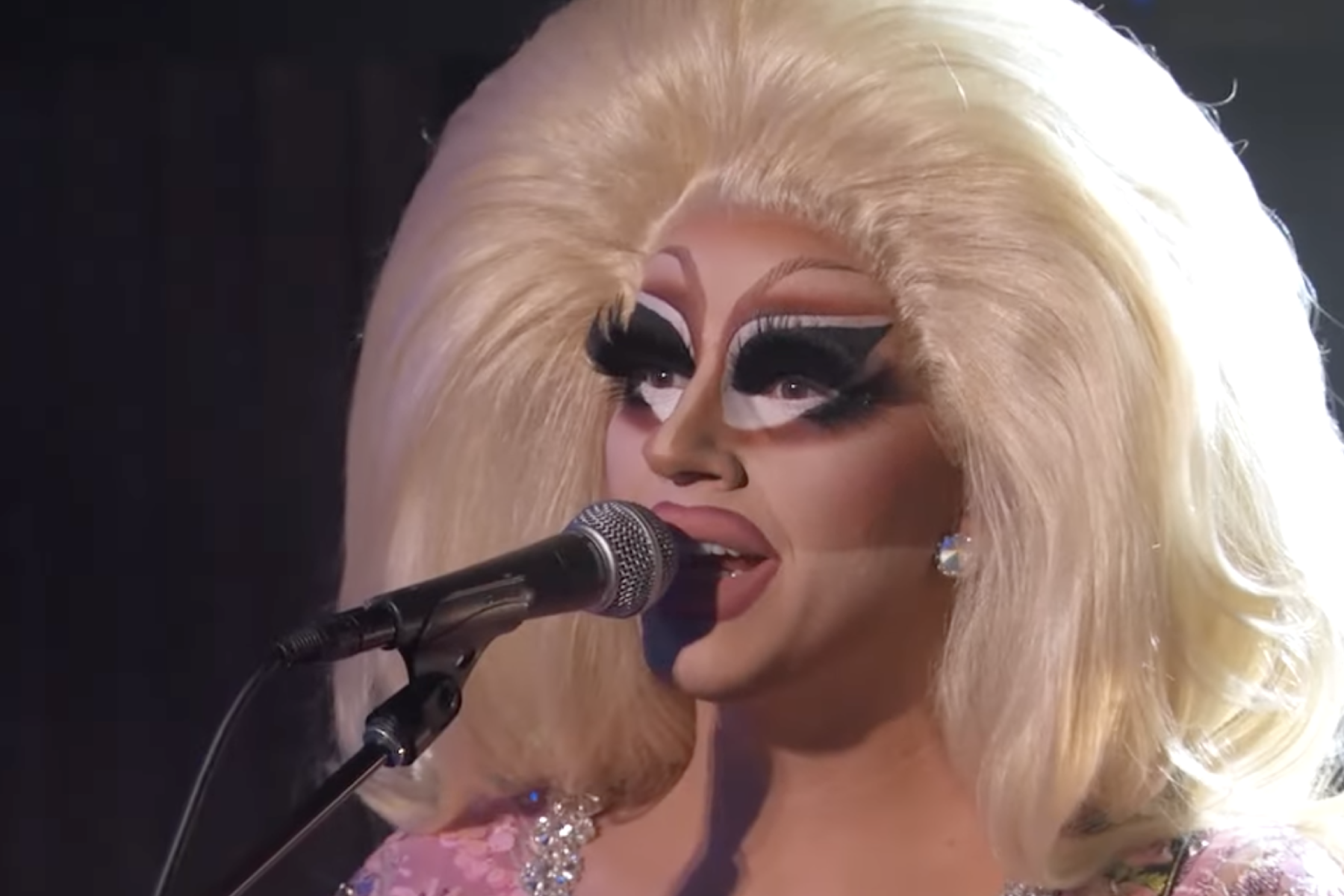 Trixie Mattel Teams With Shakey Graves for ‘This Town’ on ‘Kimmel’