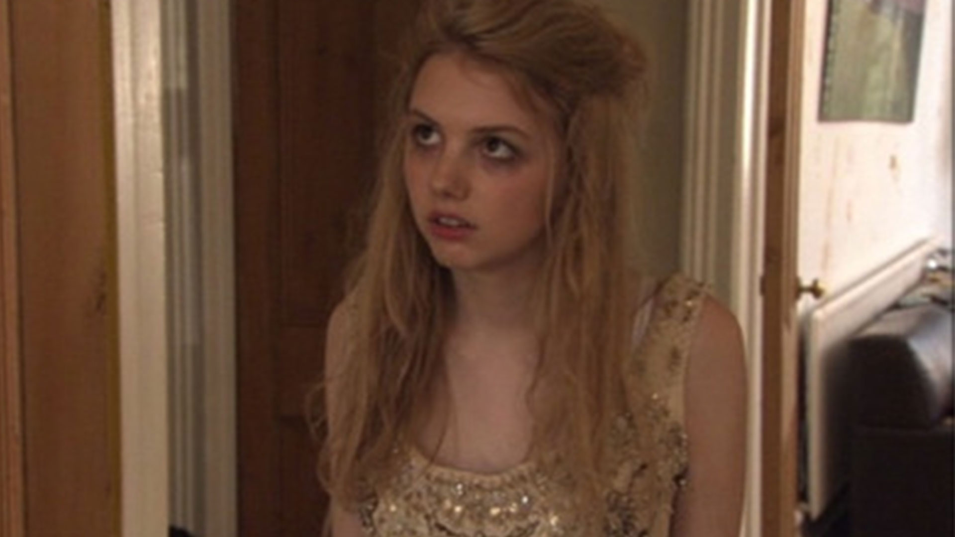 After shedding her blonde hair, Hannah Murray, Game of Thrones and Skins actress was completely unrecognizable