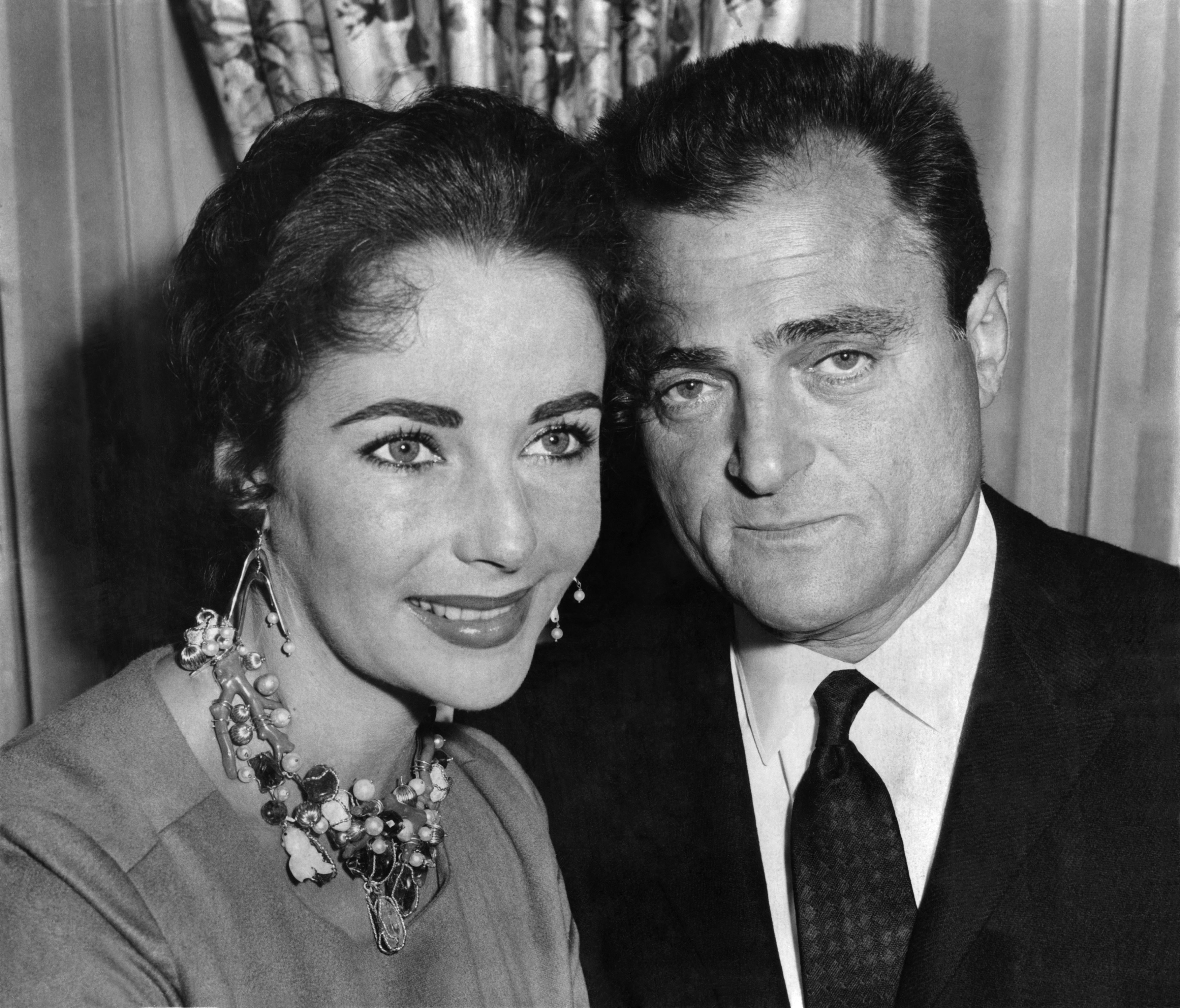 Elizabeth Taylor with her late husband, film producer Mike Todd. | Source: Getty Images