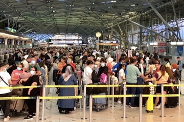 Fourth of July weekend travel chaos with 900 flights canceled and 8,000 delayed