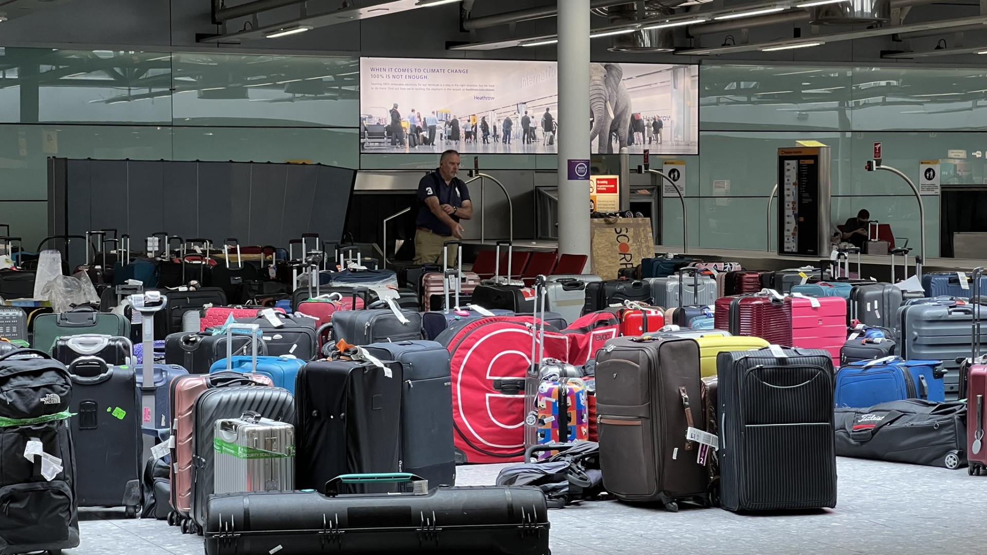 These are my five top tips for keeping your bags safe during chaos travel. I am a baggage handler.