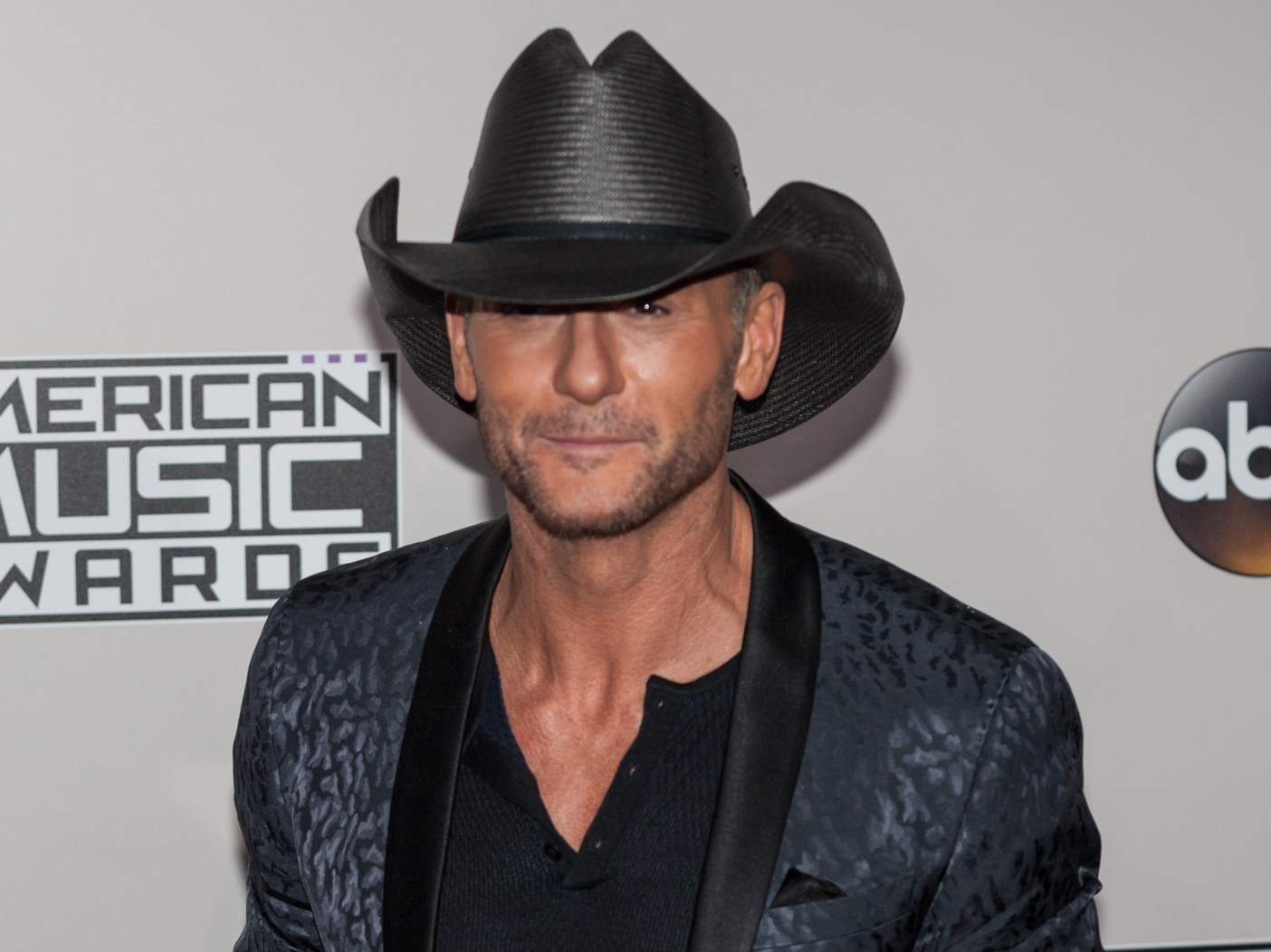 Tim McGraw’s Exercises Avoid Following Health Difficulties and Surgeries