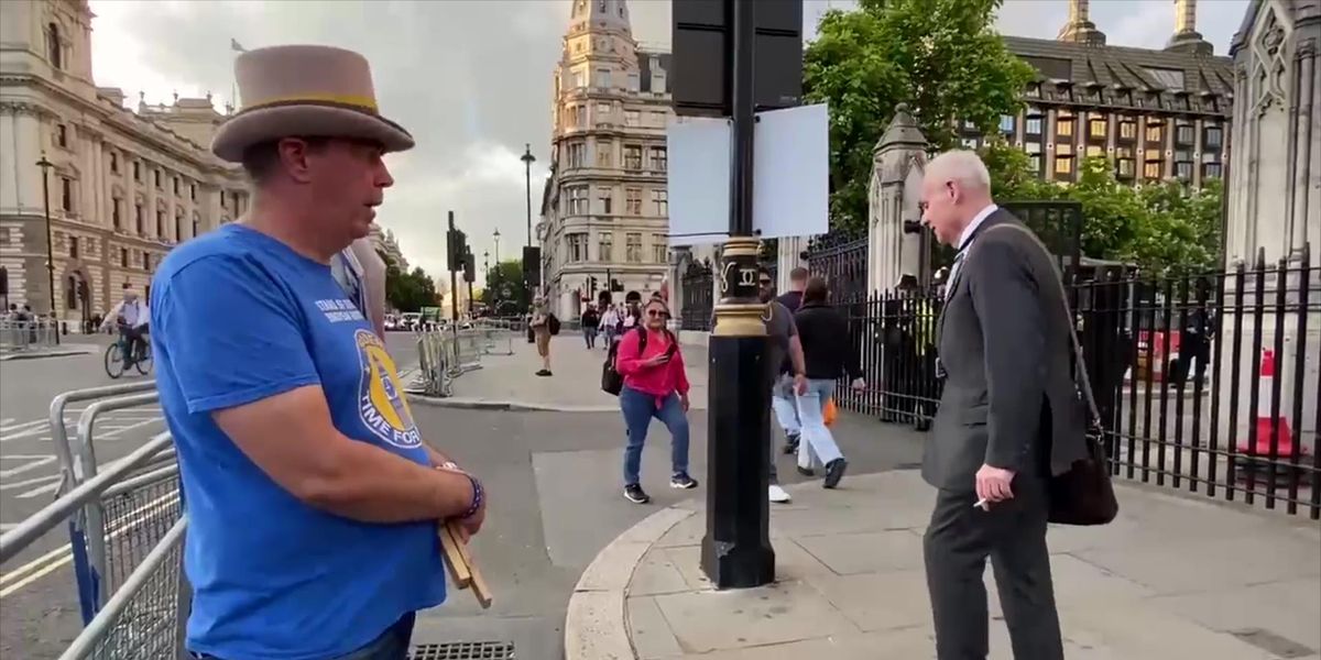After defending the government with perfectly-timed Karma, Tory peer walks into lamppost