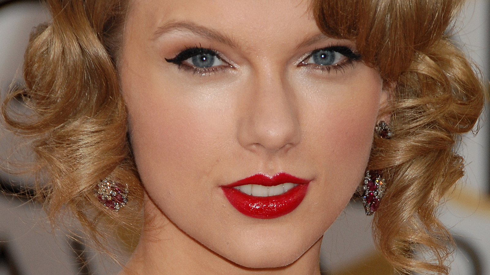This is Taylor Swift without Makeup