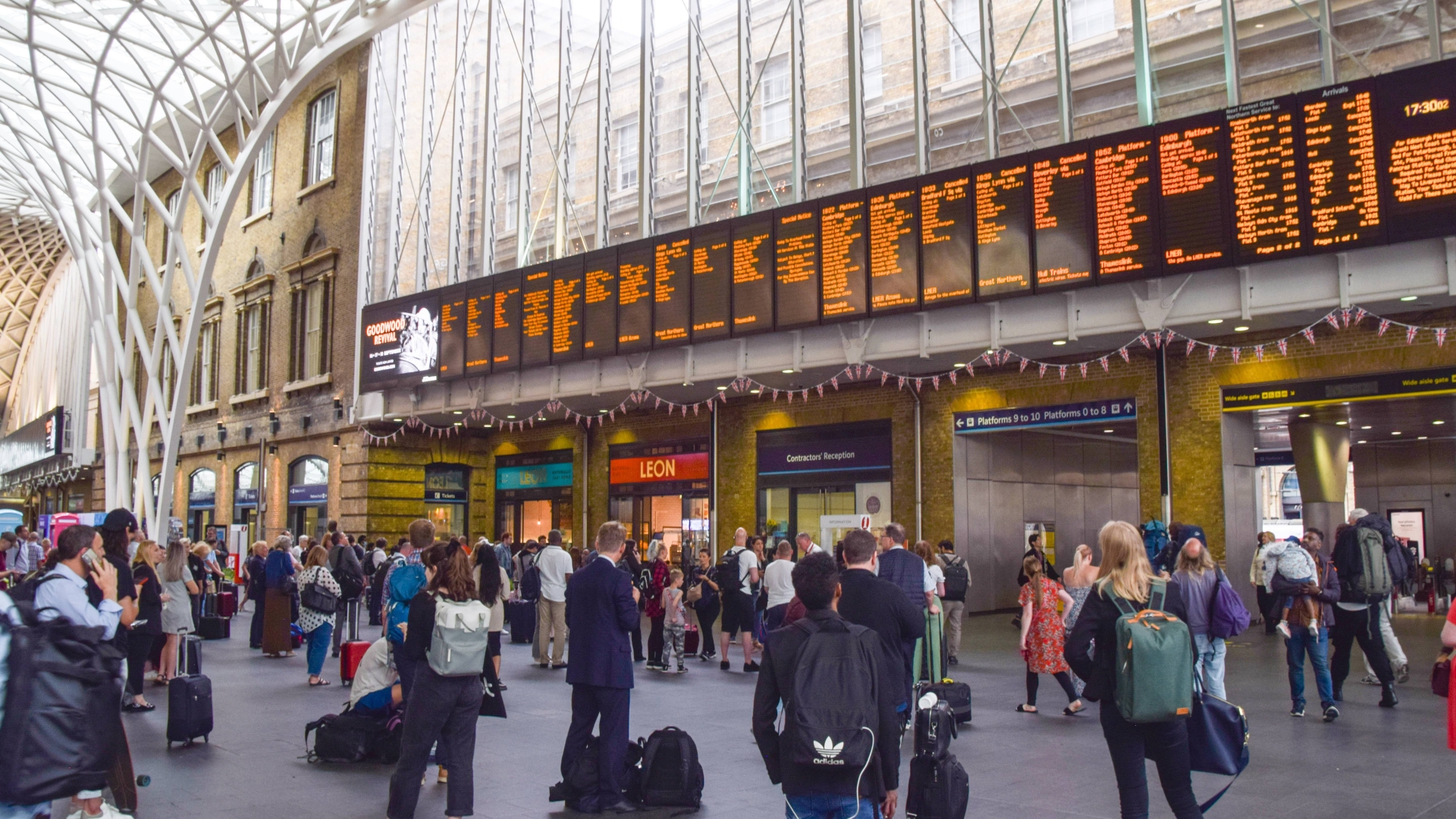 Today: Train strike continues LIVE! 80% rail services are delayed or cancelled; which routes are affected by this?