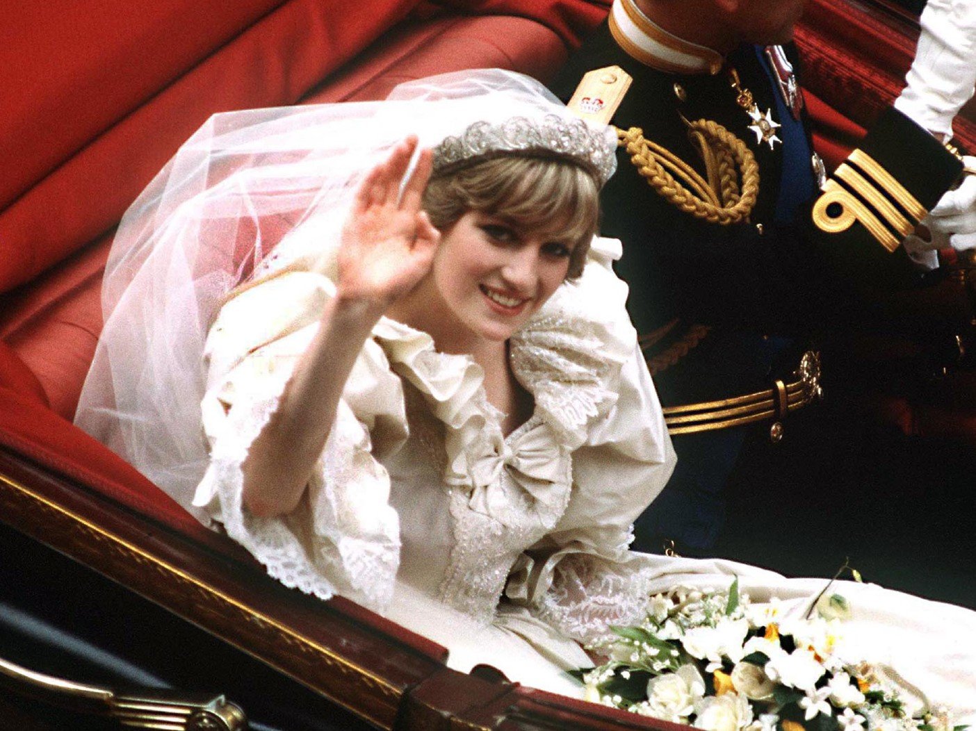 Why was Princess Diana’s wedding dress wrinkled?