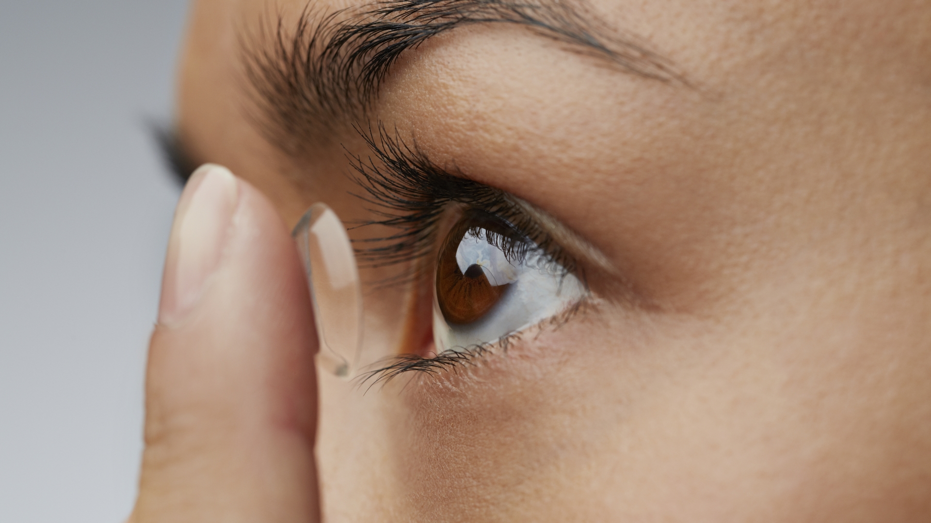 Urgent warning to anyone wearing contact lenses over risk of dangerous infection