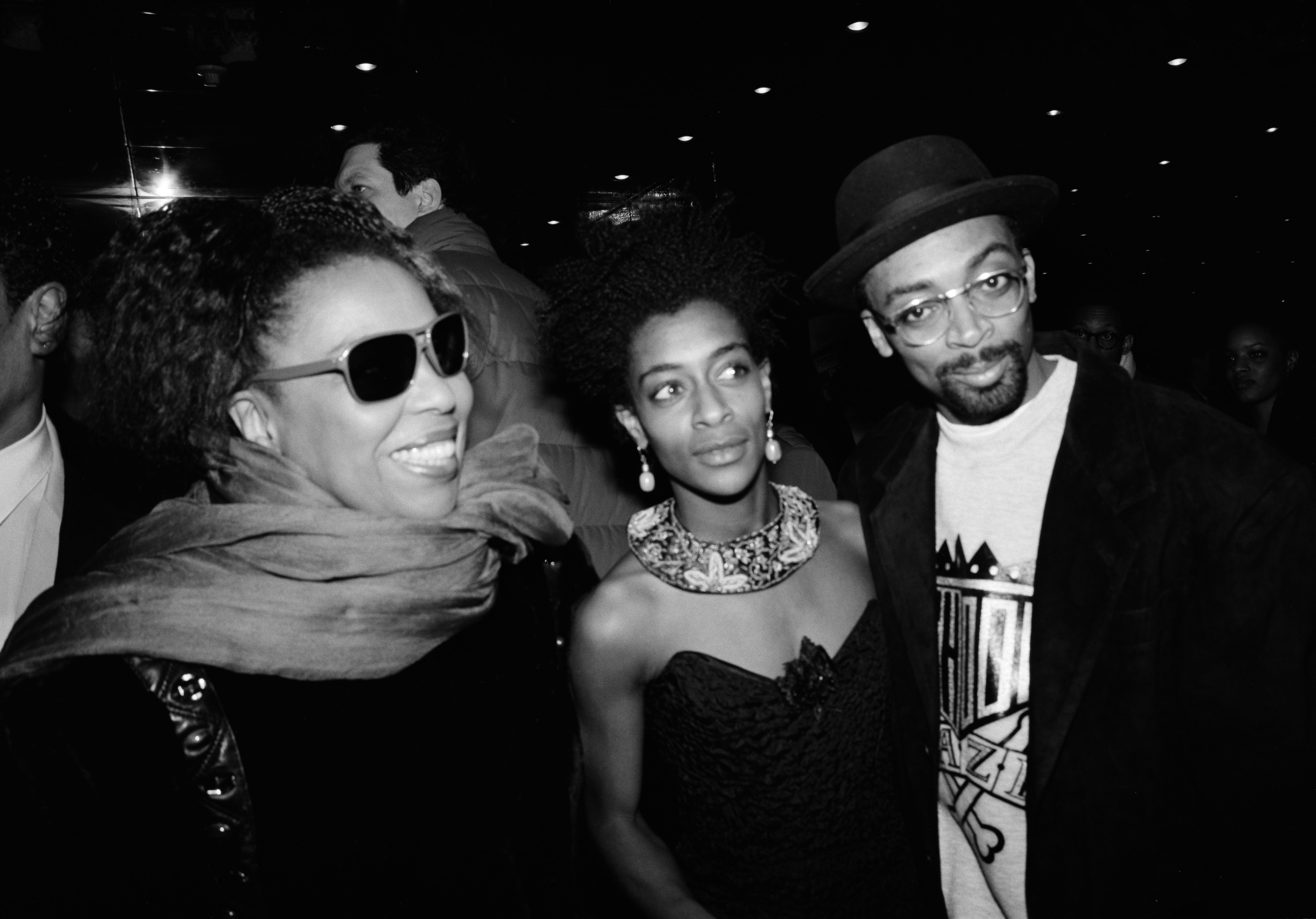 Singer Roberta Flack, actress Joie Lee, and film director Spike Lee, pose together at the Criterion Cinema during the preview of the film 'School Daze' on February 8, 1988 in New York City | Source: Getty Images