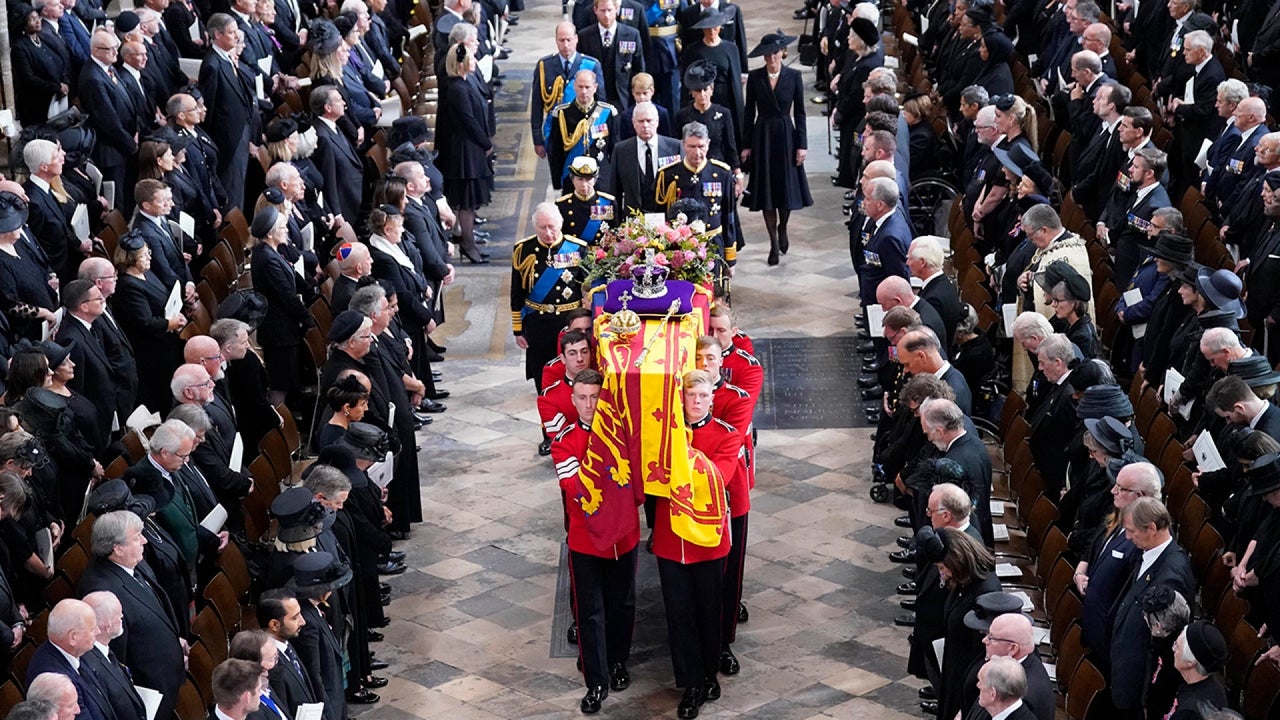 Queen Elizabeth’s Coffin Arrives to Windsor Castle For Final Rest
