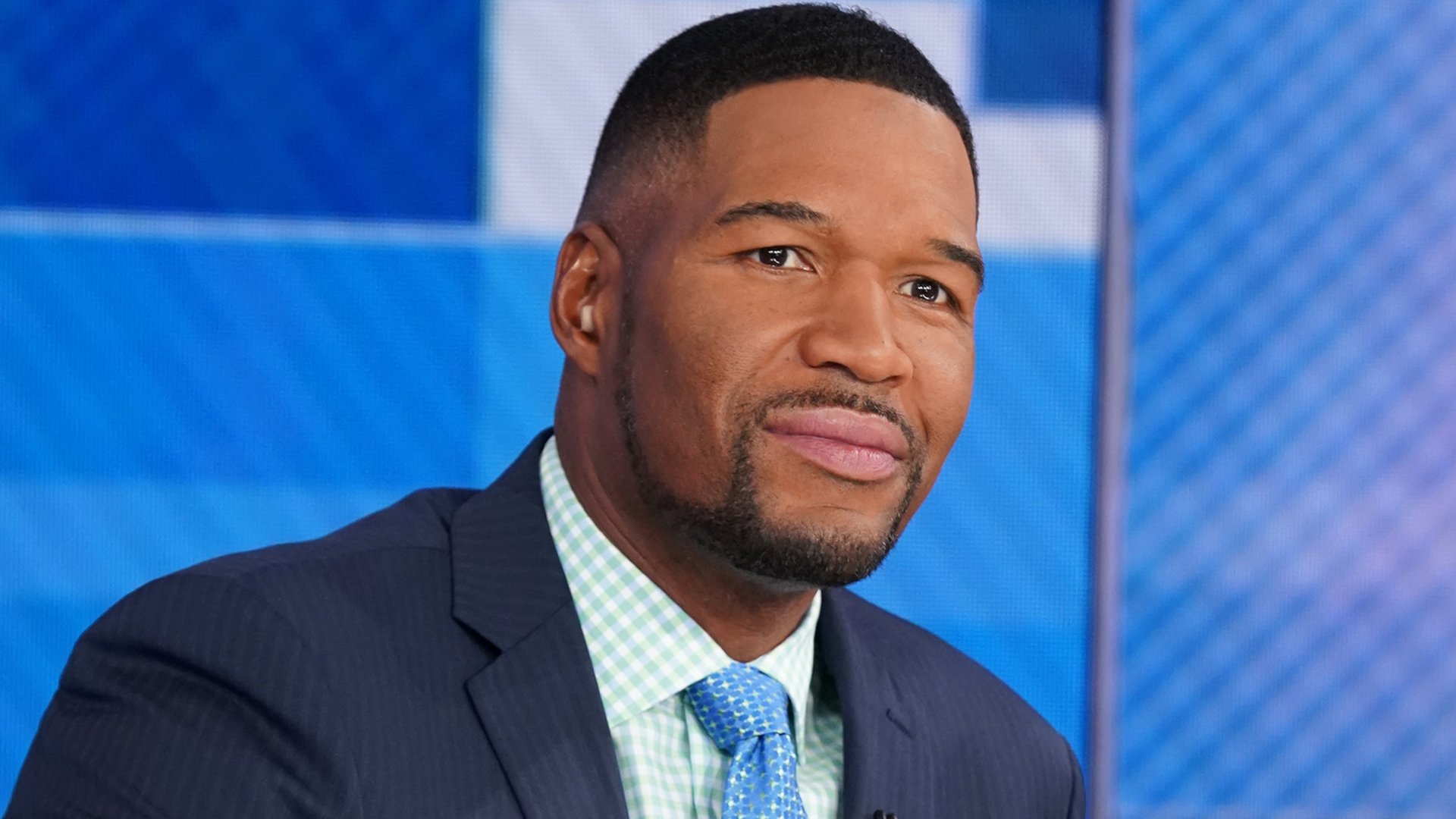 GMA host Michael Strahan receives major recognition & is awarded the title of star distances by himself on morning show
